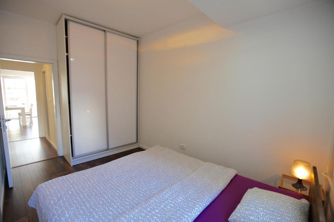 Brick Apartment On Macedonia Pedestrian Street Skopje Exterior photo